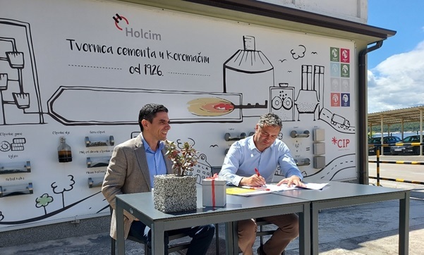 Holcim se uključuje u rad prve hrvatske virtualne elektrane 1 Holcim se uključuje u rad prve hrvatske virtualne elektrane 1 - hrpsor Hrvatski poslovni savjet za održivi razvoj